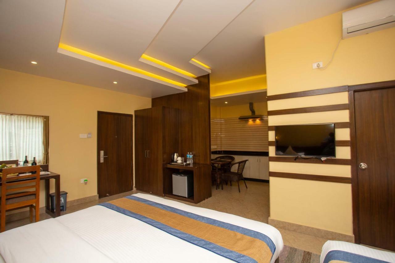 Hotel Lake Paradise Pokhara Exterior photo