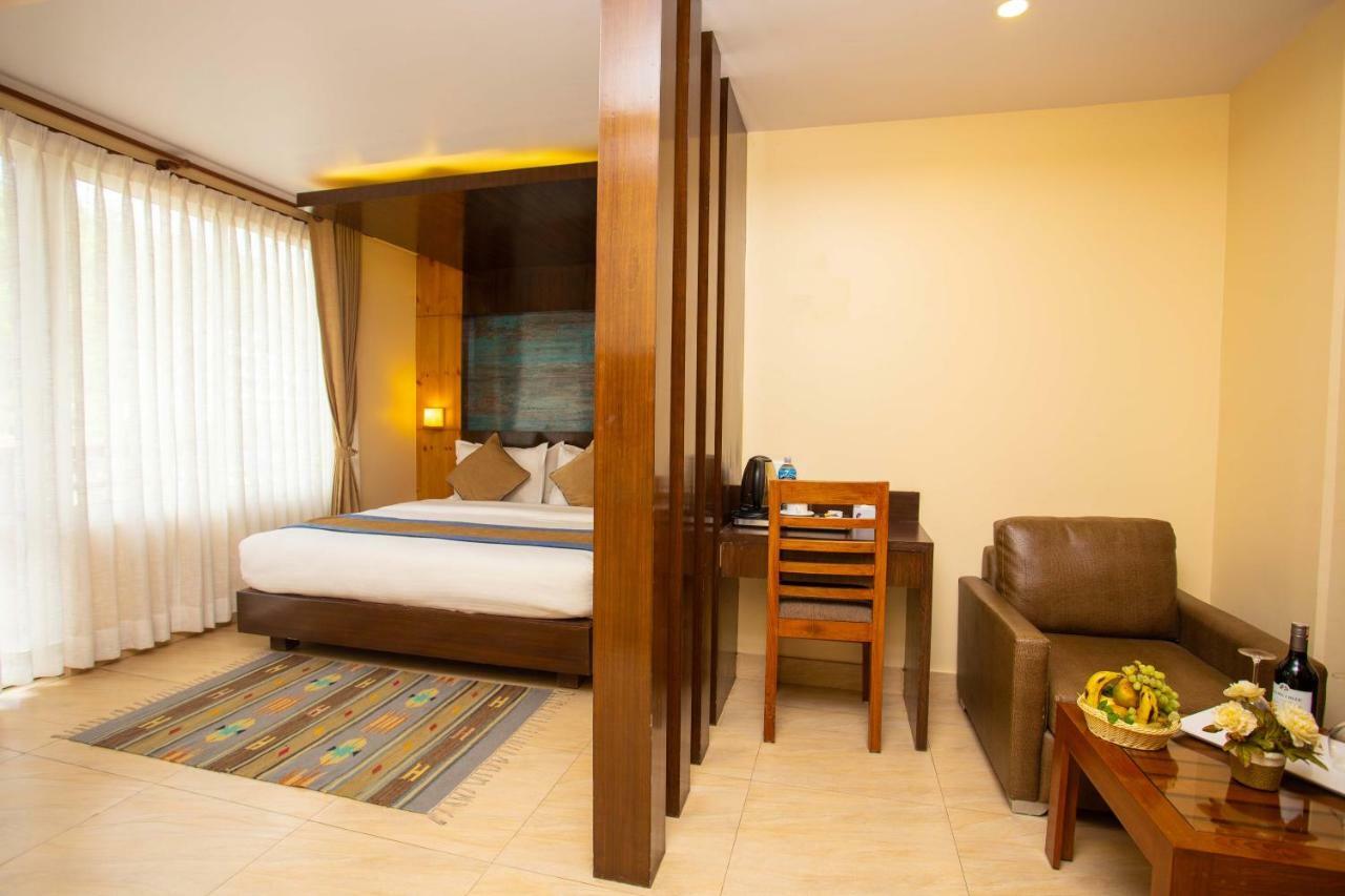 Hotel Lake Paradise Pokhara Exterior photo