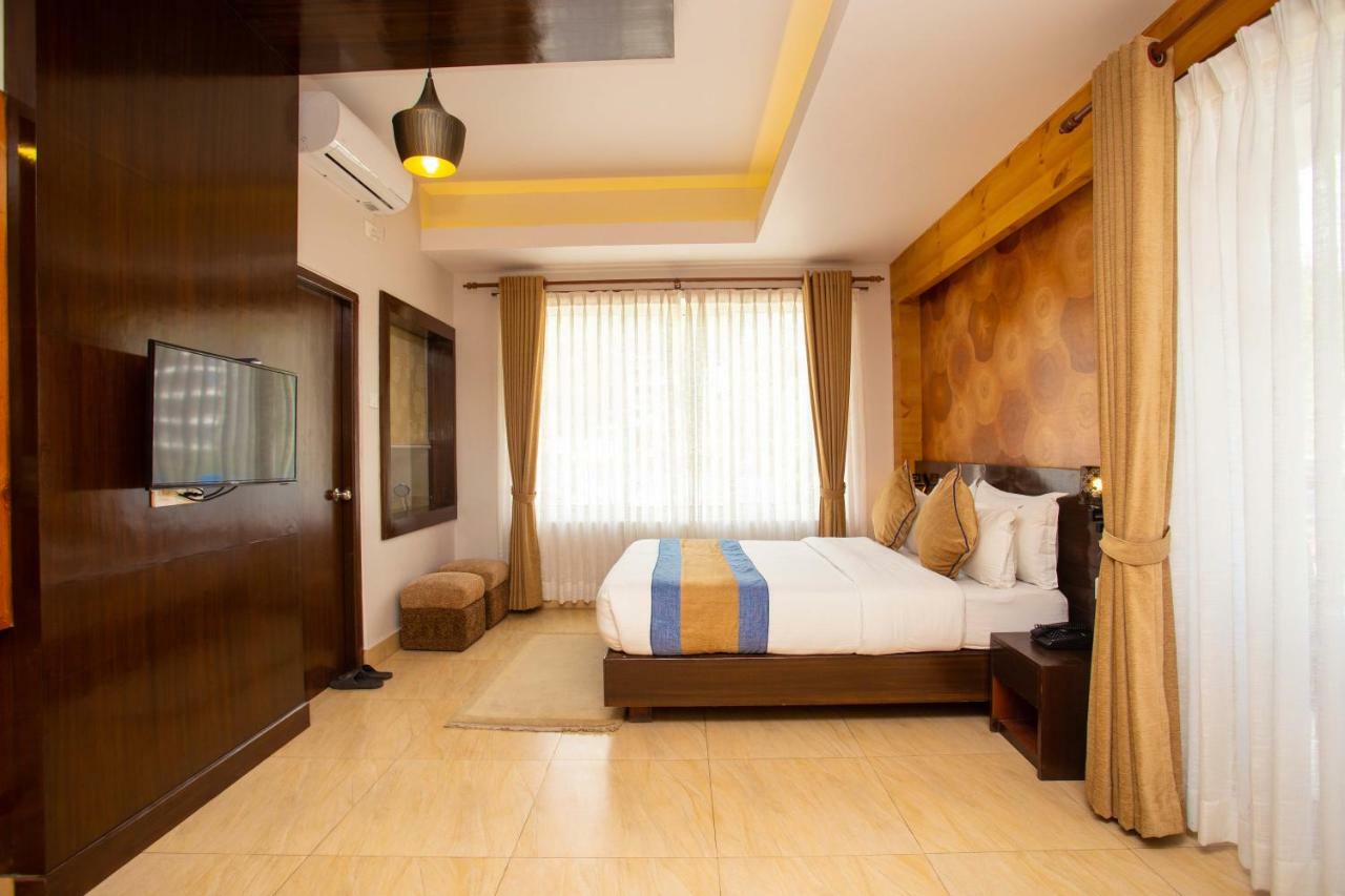 Hotel Lake Paradise Pokhara Exterior photo